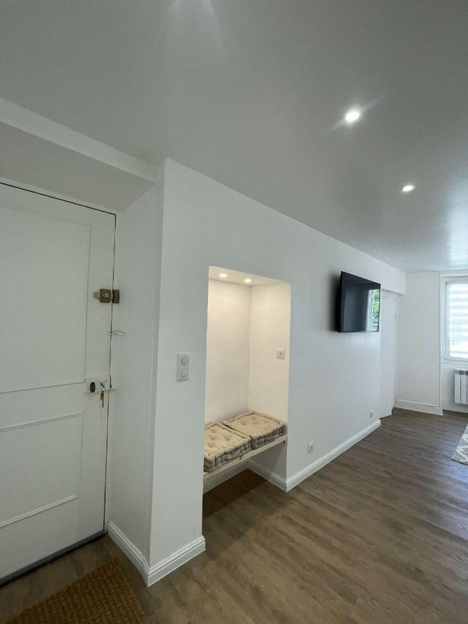 Appartement Dampierre En Yvelines Exterior photo